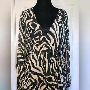 c'isa Black and Cream Zebra Print Wrap Dress Zip Closure Ruffle Hem Women's Sz M